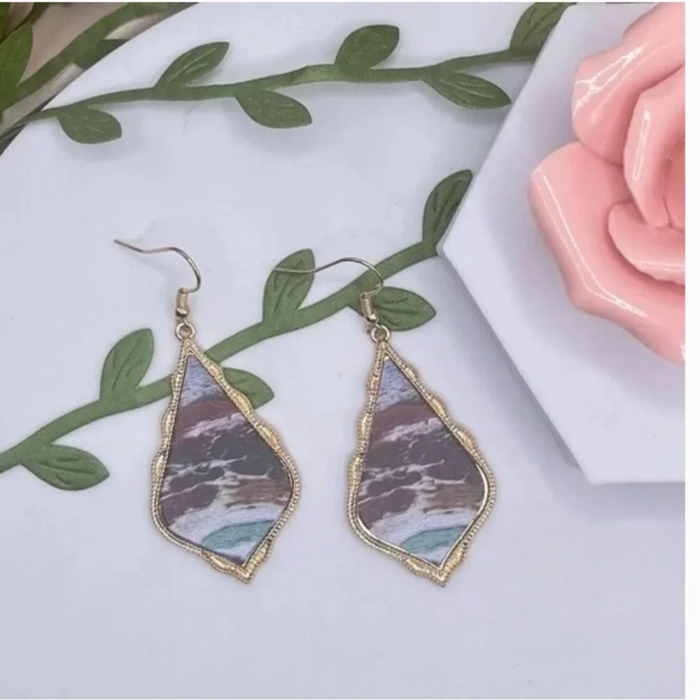 NWT Enticing Mosaic Simulated Stone with Gold Tone Accents Pierced Earrings!